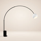 s.luce Lampa łukowa w kształcie kuli z nowoczesną marmurową podstawą