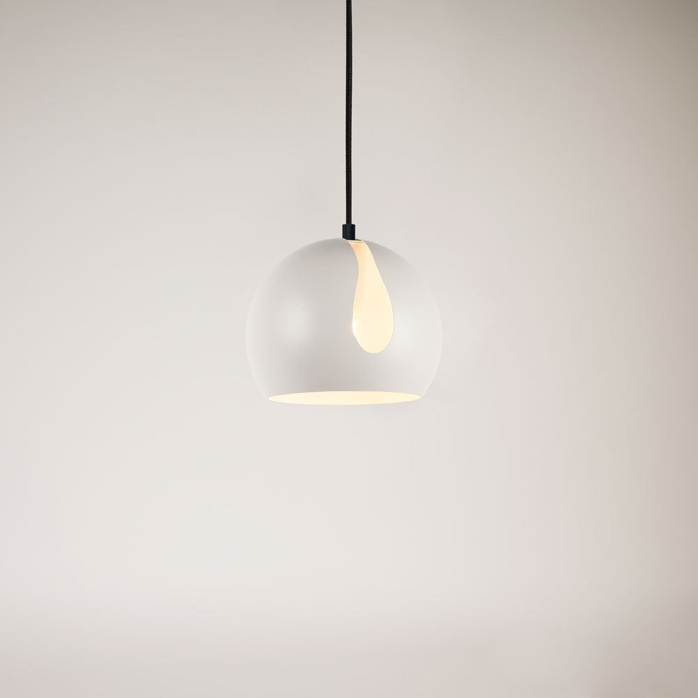 Ball hanging light 3-bulb with ceiling rail