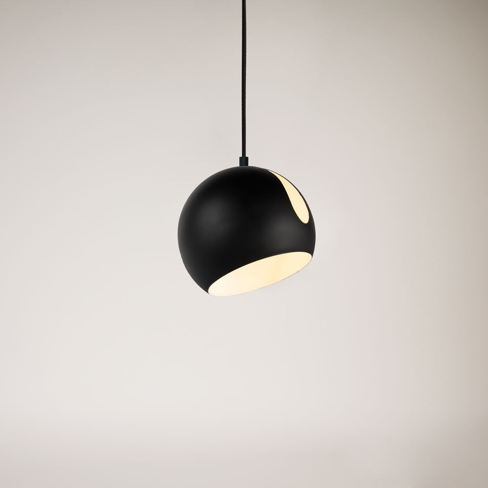 Ball hanging light 3-bulb with ceiling rail