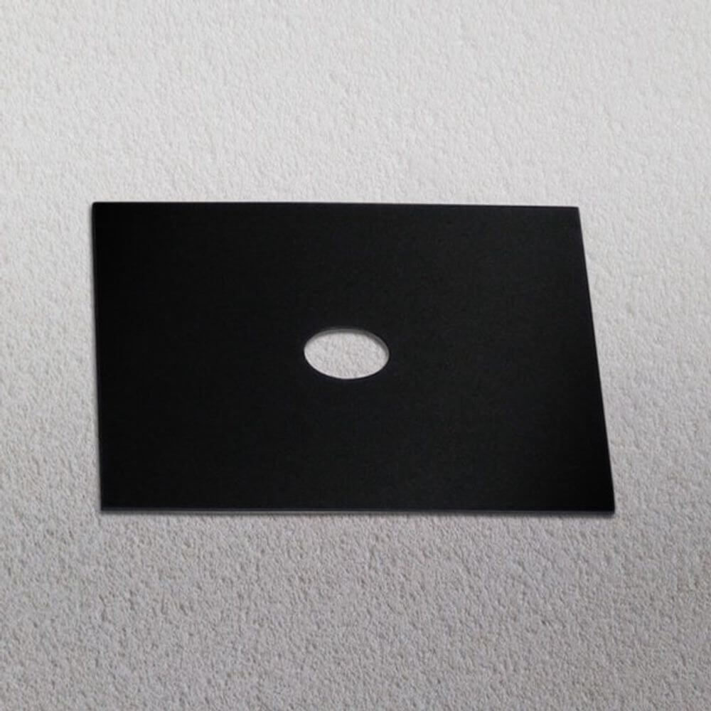 s.luce-dekkplate som passer til Beam 12x12 cm i elegant svart med oval utskjæring.