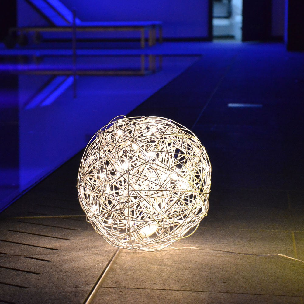 Boule de fil à LED en mailles à l'intérieur et à l'extérieur blanc chaud