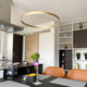 s.luce LED Ring Hängeleuchte Ø 60 cm im modernen Kücheninterieur mit eleganter Abhängung und minimalistischem Design.