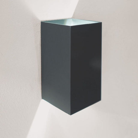 s.luce Ixa LED Wandlampe in Schwarz, verstellbare Winkel für Innen und Außen, IP44.