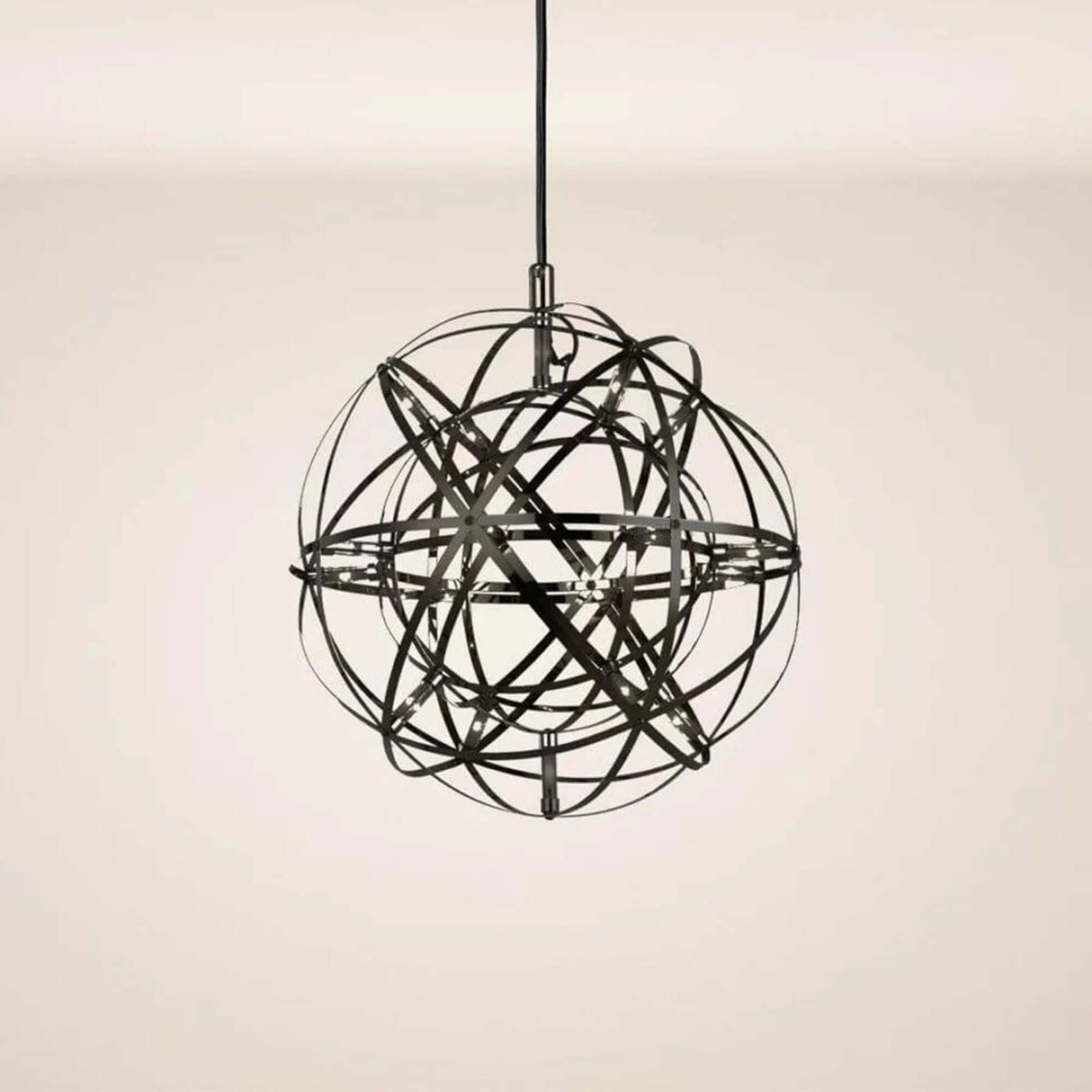 s.luce Atom Cluster LED Mehrfach-Pendelleuchte 3-flammig in moderner, filigraner Design-Ausführung.