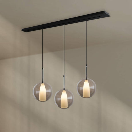 s.luce Belluna Esstischleuchte 3-flammig 160cm Baldachin mit drei Pendeln aus mundgeblasenem Glas.