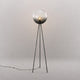 s.luce Dreibein-Stehleuchte Orb Tripod 160cm mit Glaskugel in modernem Design