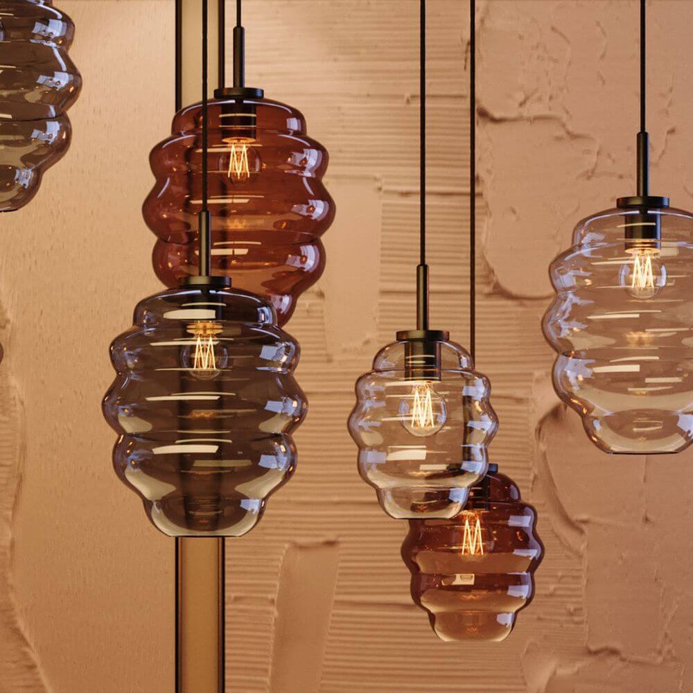 s.luce Echos Esstischlampe 3-flammig 120cm Ø 18/25cm mit bunten Glaskörpern in verschiedenen Größen.