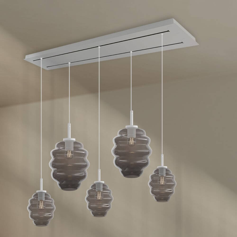s.luce Echos Esstischlampe 5-flammig mit eleganten Glaskörpern für stilvolle Beleuchtung über Esstischen.