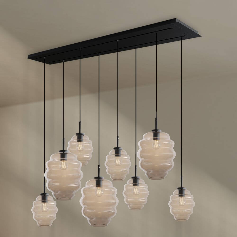 s.luce Echos Esstischleuchte 8-flammig, modern mit mundgeblasenen Glaskörpern, elegantes Lichtspiel für Esstische.
