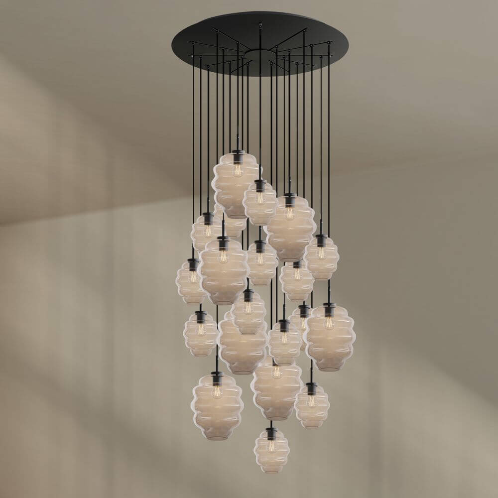 s.luce Echos Galerieleuchte 20-flammig Ø 120cm Baldachin Ø 18/25cm mit strukturierten Glaskörpern in verschiedenen Größen.