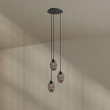 s.luce Echos Galerieleuchte 3-flammig mit mundgeblasenen Glaskörpern in Braun, Ø 40cm Baldachin für stilvolle Beleuchtung.