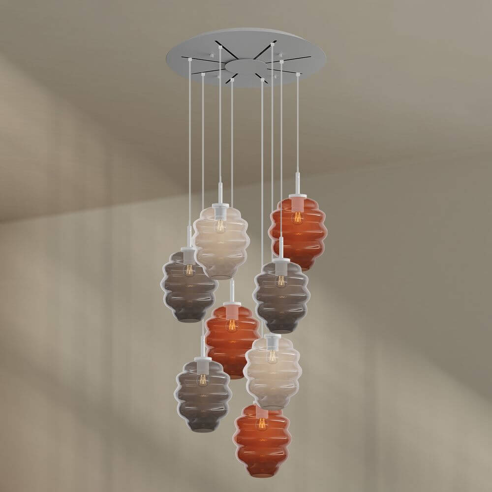 s.luce Echos Galerieleuchte 8-flammig Ø 80cm Baldachin Ø 25cm mit bunten Glaskörpern.