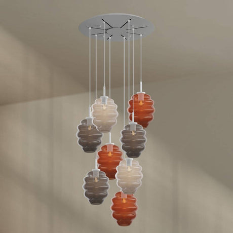 s.luce Echos Galerieleuchte 8-flammig Ø 80cm Baldachin Ø 25cm mit bunten Glaskörpern.