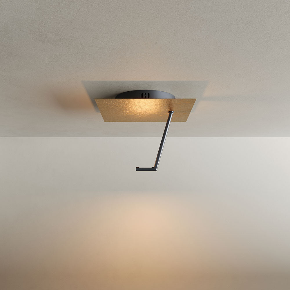 Parete a led gancio e lampada a soffitto