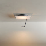 Parete a led gancio e lampada a soffitto