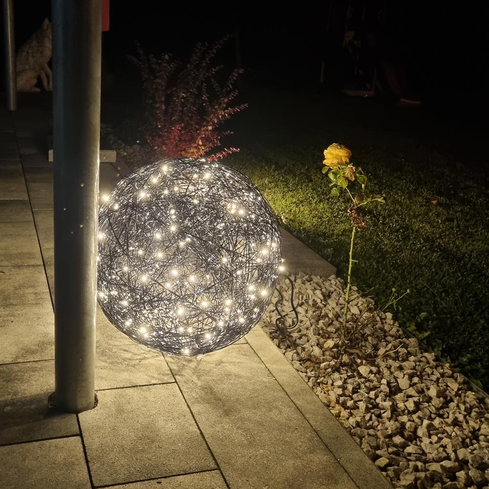 Boule de fil à LED en mailles à l'intérieur et à l'extérieur blanc chaud