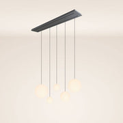 s.luce Orb 5-flammet spisebordslampe, 2 rækker, 160 cm med fem flydende glaskugler