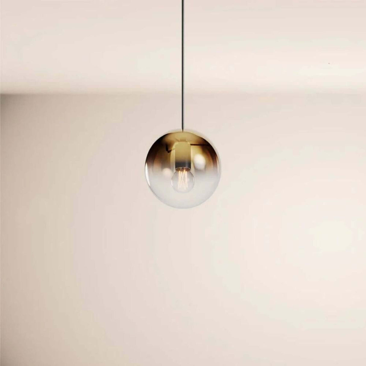 s.luce Orb Cluster Glas-Pendelleuchte 13-flammig 13x20cm mit eleganter Glaskugel, ideal für modernes Wohndesign über Esstisch.