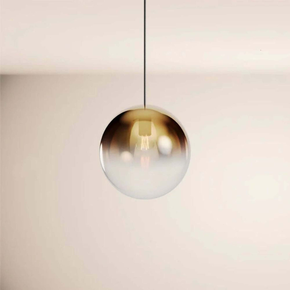 s.luce Orb Cluster Glas-Pendelampe 13-flammig 13x30cm, elegante Pendelleuchte mit durchscheinendem Glaskorpus für stilvolle Beleuchtung.