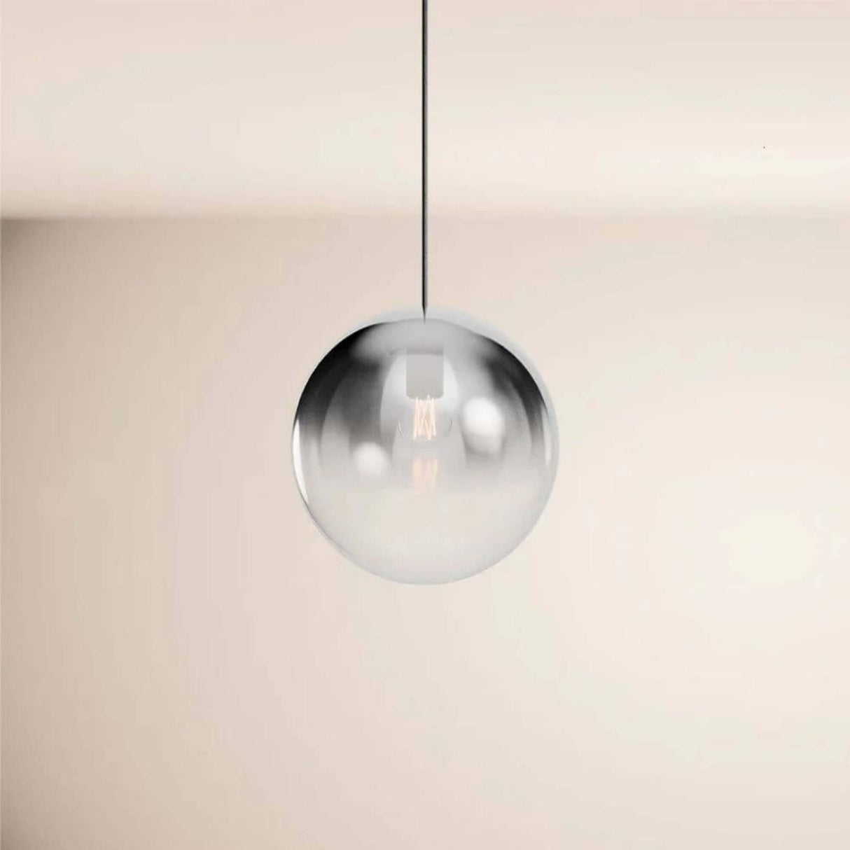 s.luce Orb Cluster Glas-Pendelampe 13-flammig 13x30cm, elegante Pendelleuchte mit mundgeblasenem Glas für stilvolle Wohnräume.