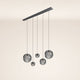 s.luce Orb Esstisch-Hängeleuchte 5-flammig 160cm mit modernem Design und fünf schimmernden Glaskugeln.