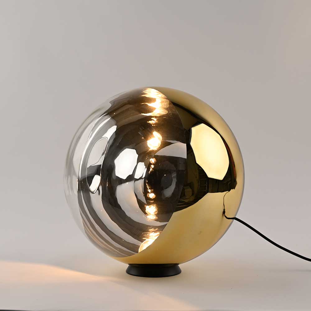 s.luce Orb bordlampe med glaskugle