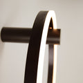 Nahaufnahme der s.luce Ring Air LED Wand- und Deckenleuchte mit elegantem, dimmbarem Lichtdesign.