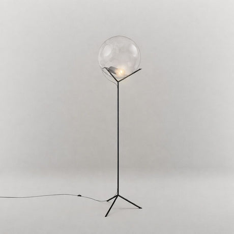 s.luce Stehleuchte Orb Poseidon mit Glaskugel 175cm auf filigranem Gestell mit mundgeblasener Glaskugel.