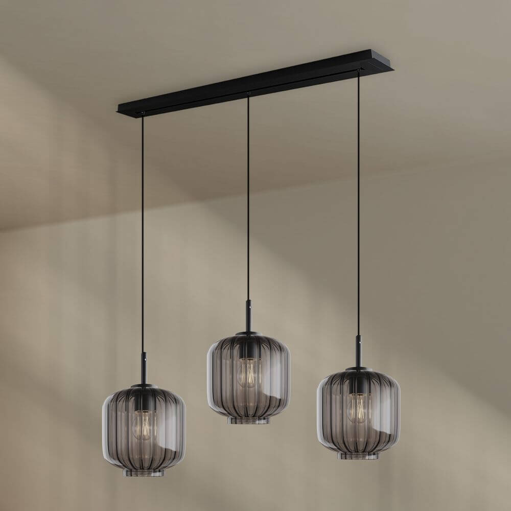 s.luce Velo 3-flammige Esstischlampe mit elegantem Baldachin und minimalistischen Glasleuchten in Schwarz.