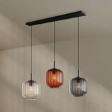 s.luce Velo 3-flammige Pendelleuchte mit 120cm Baldachin und drei eleganten Glasleuchten in verschiedenen Farben.