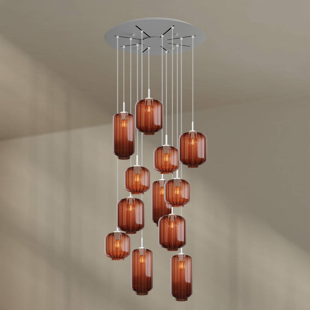 s.luce Velo 12-flammige Galerieleuchte mit eleganten, mundgeblasenen Glaspendelleuchten in edlen Farben.