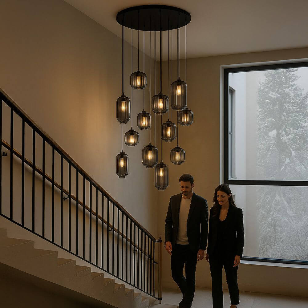 s.luce Velo 12-flammige Galerieleuchte in modernen Raum mit Personen