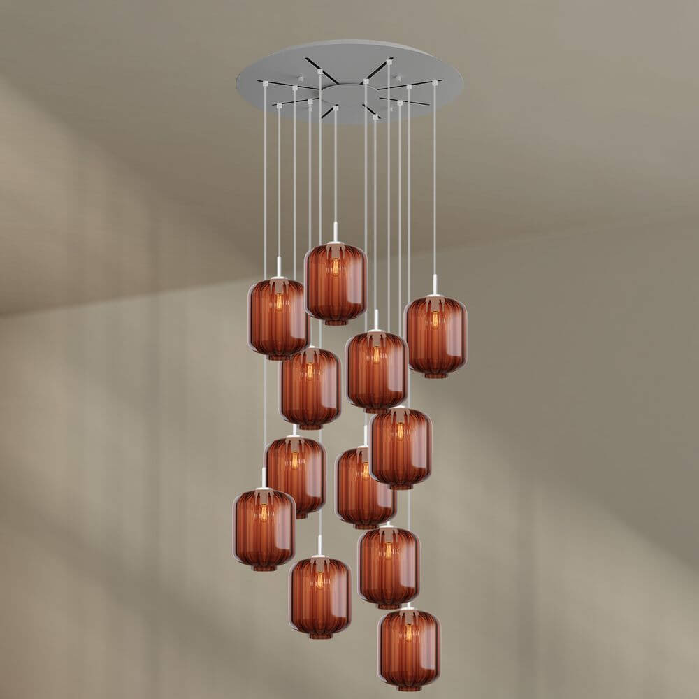 s.luce Velo 12-flammige Galerieleuchte mit eleganten bernsteinfarbenen Glaskugeln und modernem Baldachin.