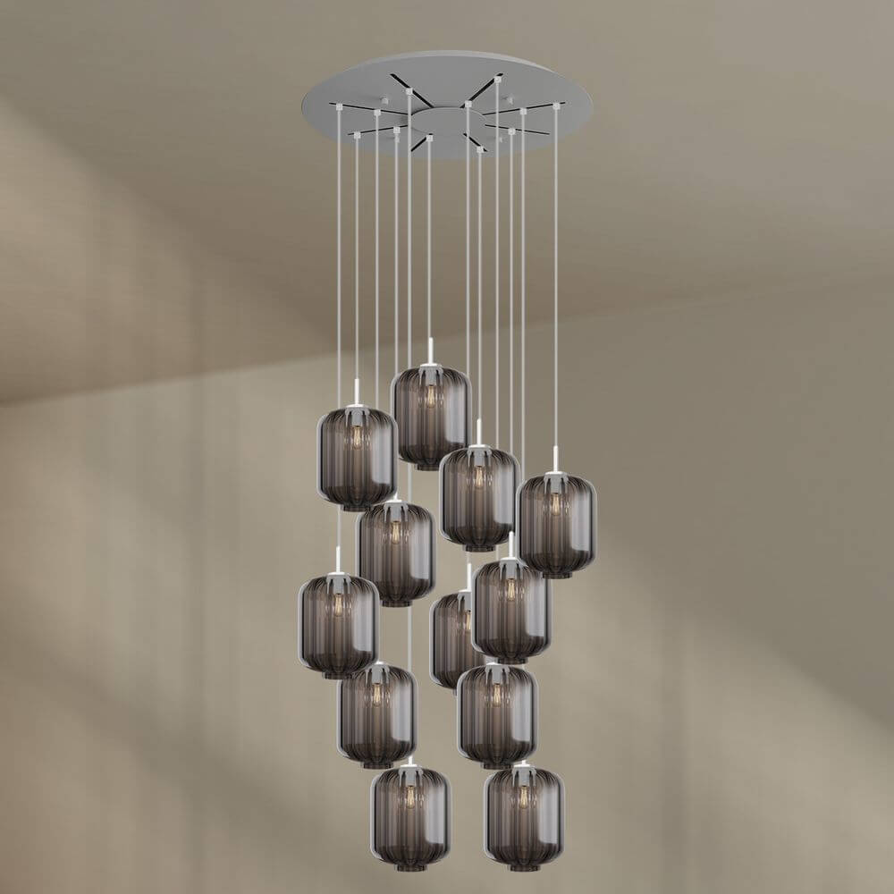 s.luce Velo 12-flammige Hängeleuchte, elegante Pendelleuchten mit edlen, gläsernen Kappen.