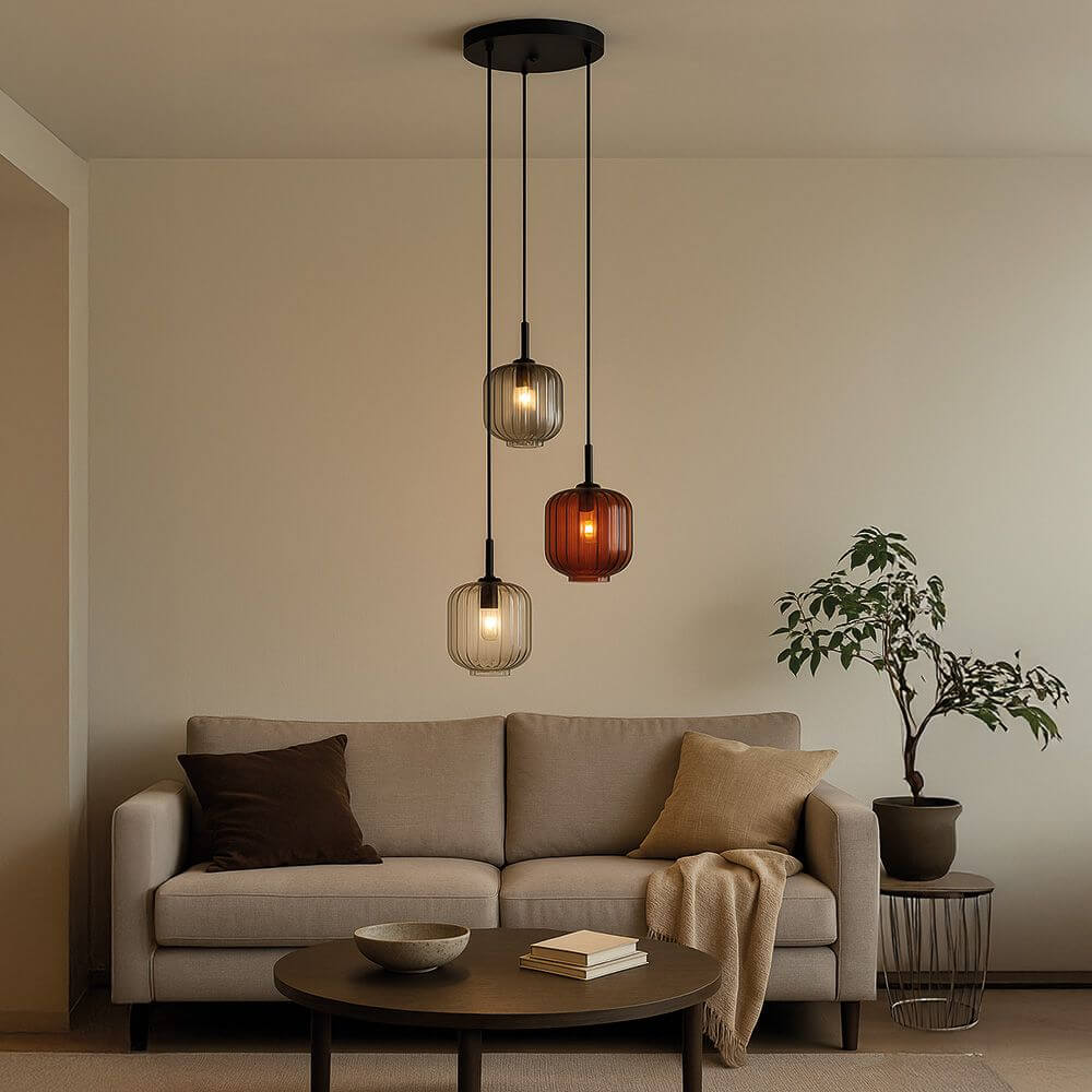 s.luce Velo 3-flammige Galerieleuchte mit Glaspendelleuchten in modernem Wohnzimmer