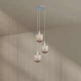 s.luce Velo 3-flammige Galerielampe mit drei mundgeblasenen Pendelleuchten in modernem Design.