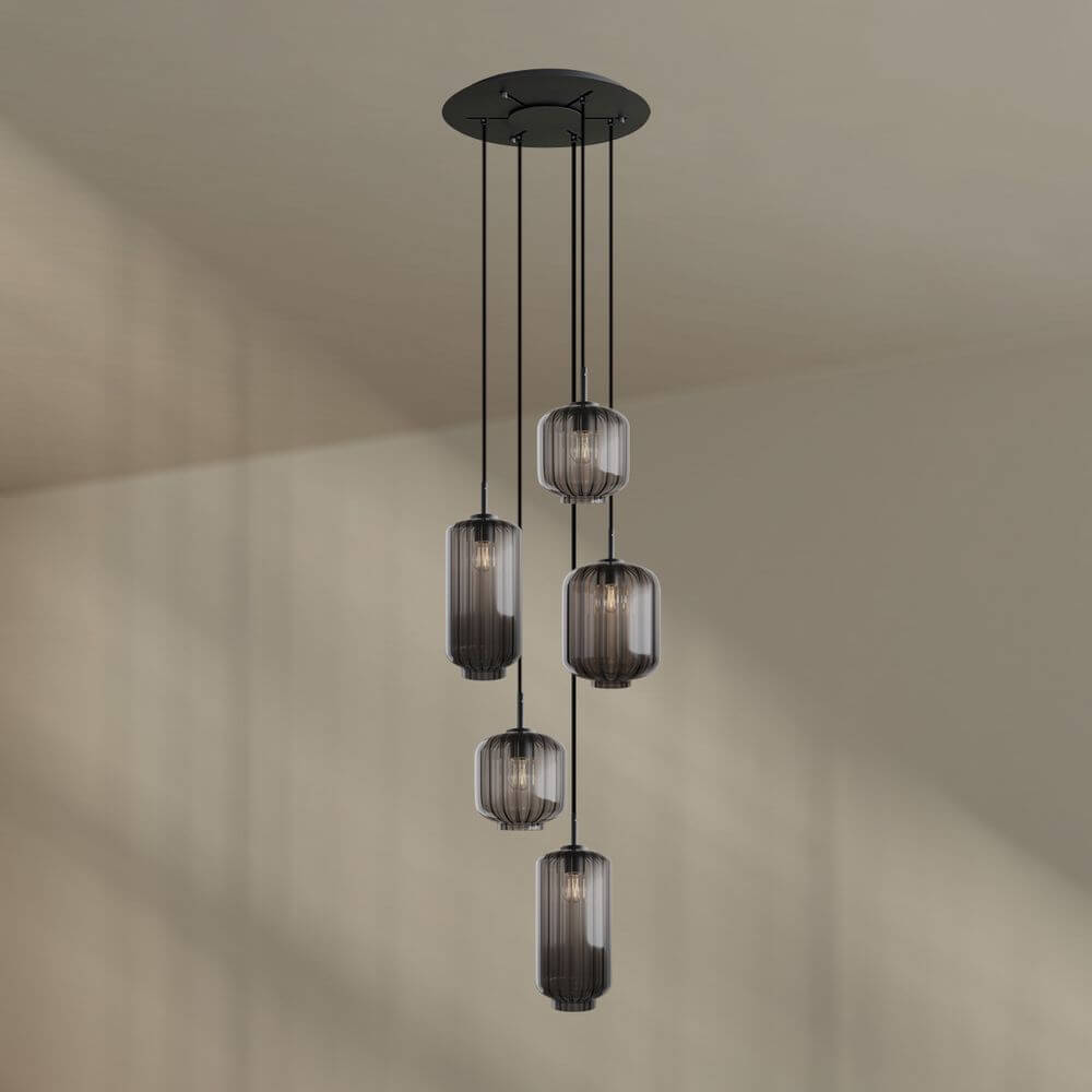 s.luce Velo 5-flammige Galerieleuchte mit eleganten Glaspendeln in schwarzem Design
