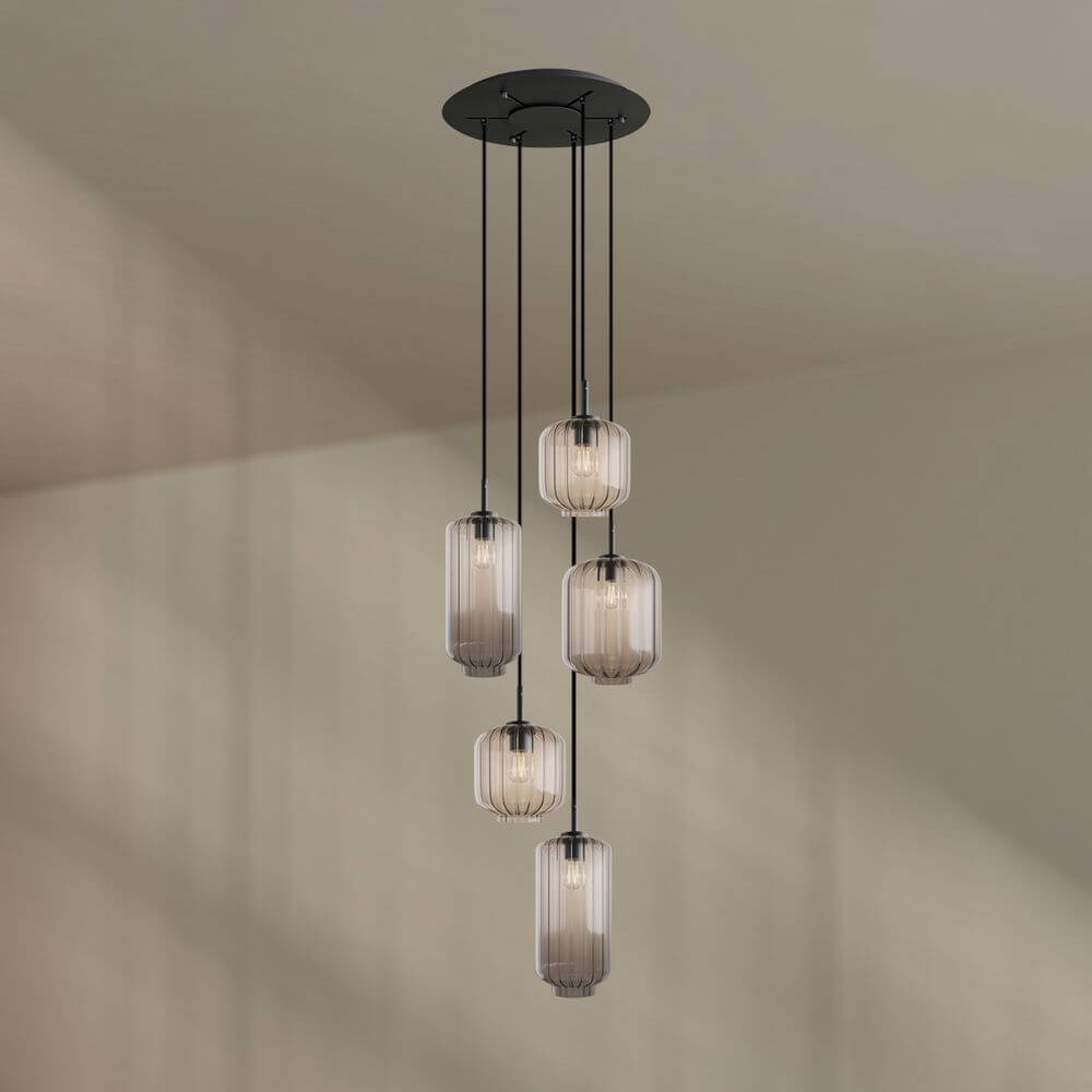 s.luce Velo 5-flammige Galerieleuchte in modernem Design mit eleganten Glaspendeln und Baldachin.