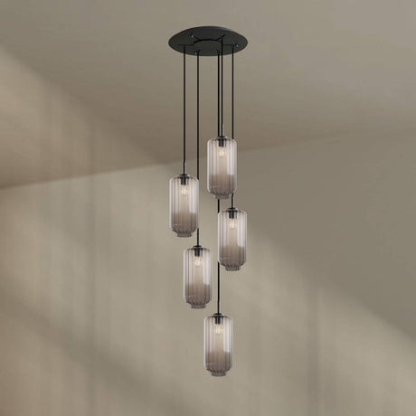 s.luce Velo Galerieleuchte 5-flammig Ø 60cm Baldachin Ø 18cm mit edlen Glaspendeln an schnörkelloser Deckenhalterung.