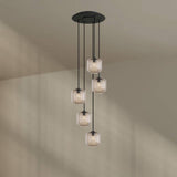 s.luce Velo 5-flammige Galerieleuchte mit fünf transparenten Pendeln und schwarzem Baldachin.