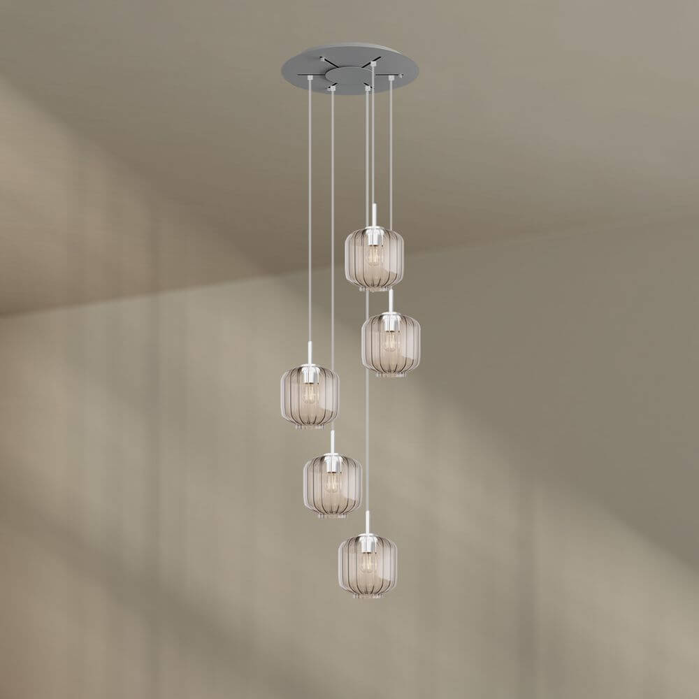 s.luce Velo 5-flammige Galerieleuchte mit edlen Glaspendeln und Baldachin, ideal für moderne Wohnräume.