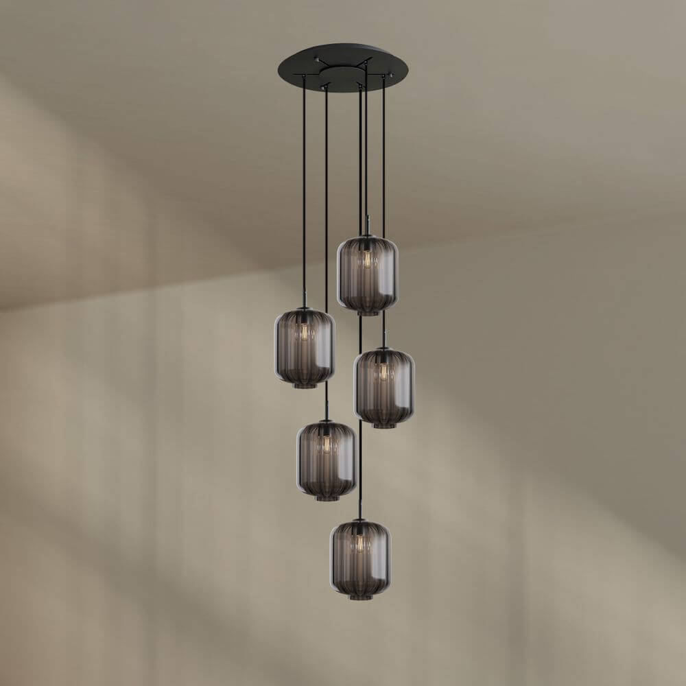 s.luce Velo 5-flammige Hängelampe mit eleganten Glaspendeln und Baldachin in modernem Design.