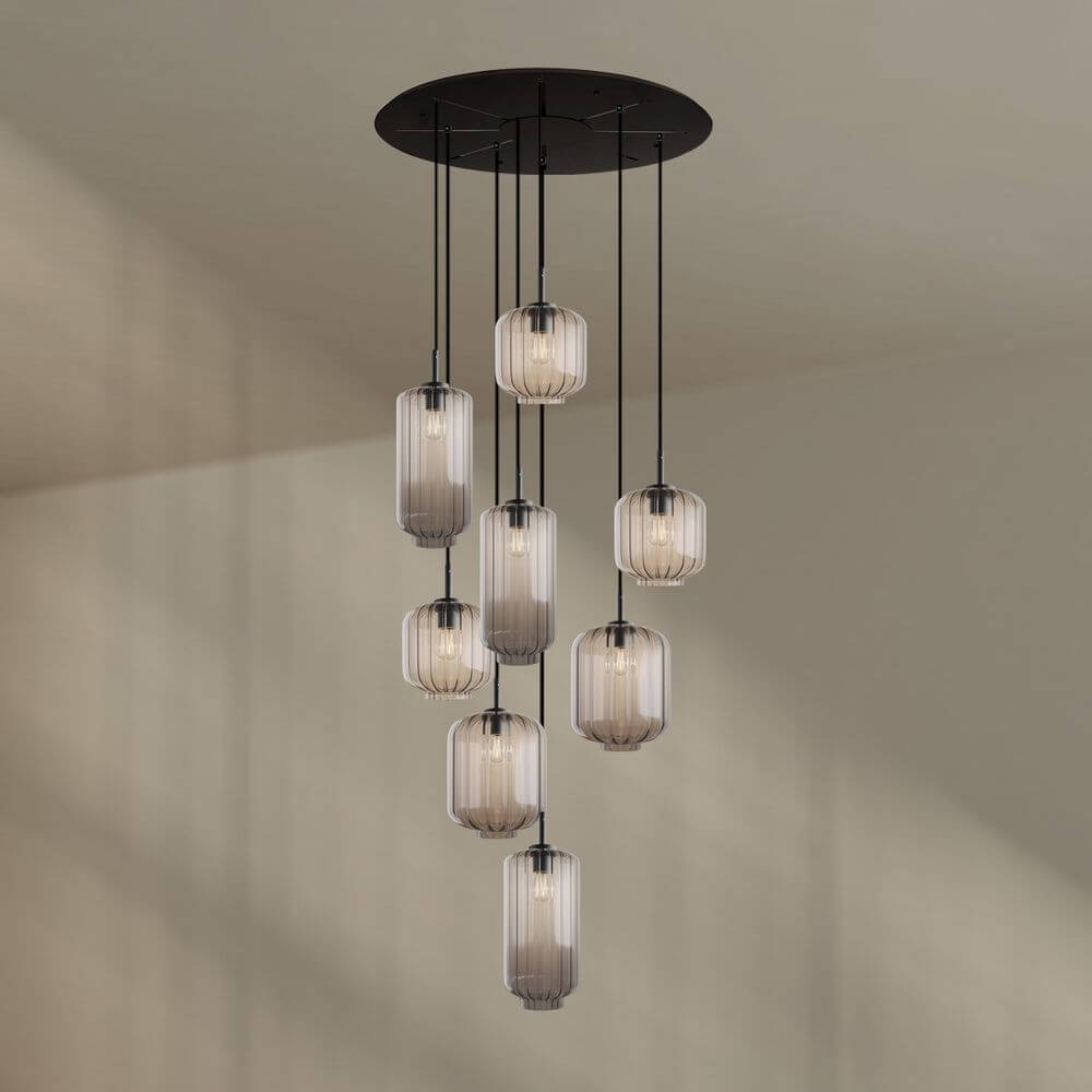s.luce Velo 8-flammige Galerieleuchte mit mundgeblasenem Glas, ideal für hohe Räume und stilvolle Beleuchtung.