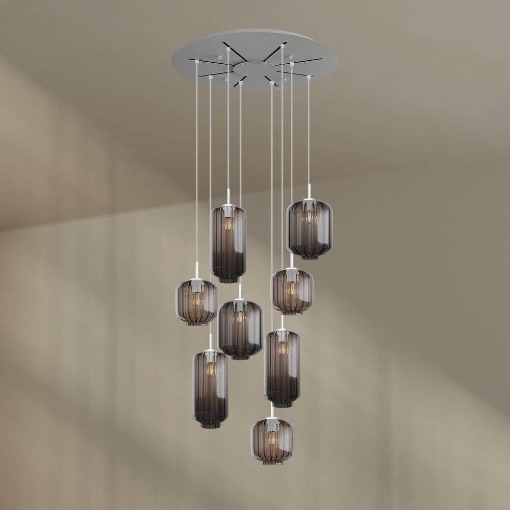 s.luce Velo 8-flammige Galerieleuchte mit Pendelleuchten aus Glas, ideal für hohe Räume und stimmungsvolles Licht.