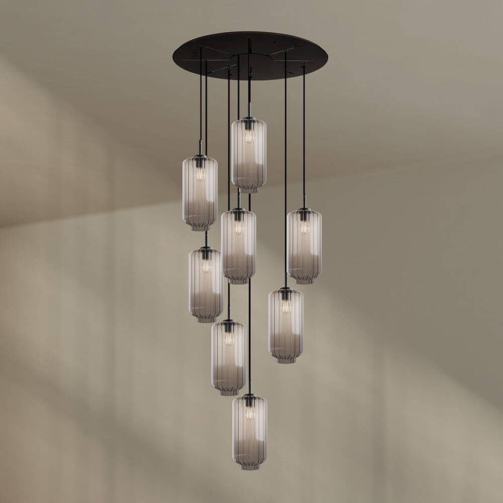 s.luce Velo 8-flammige Galerieleuchte, elegante Pendelleuchten aus Glas, ideal für hohe Räume.