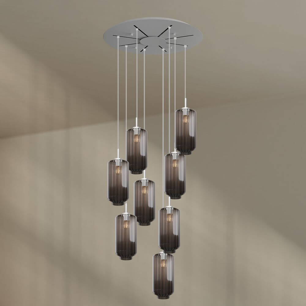 s.luce Velo 8-flammige Galerieleuchte mit eleganten Pendelleuchten aus Glas für stilvolles Licht in hohen Räumen.