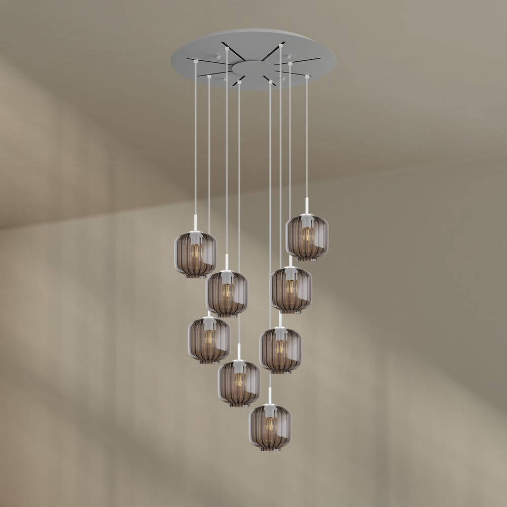 s.luce Velo 8-flammige Galerieleuchte mit mundgeblasenem Glas und modernem Baldachin, ideal für hohe Räume.