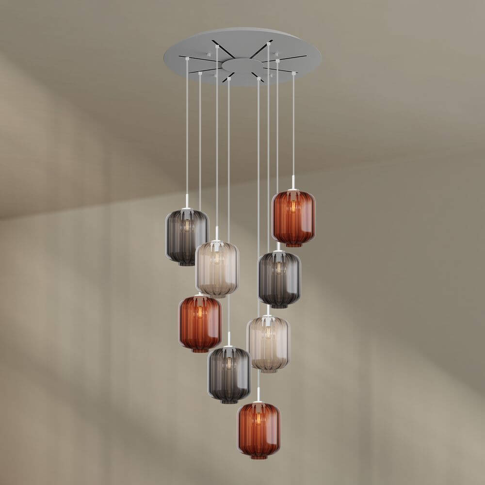 s.luce Velo Galerielampe mit 8 Pendelleuchten aus Glas, elegant und modern für hohe Räume.