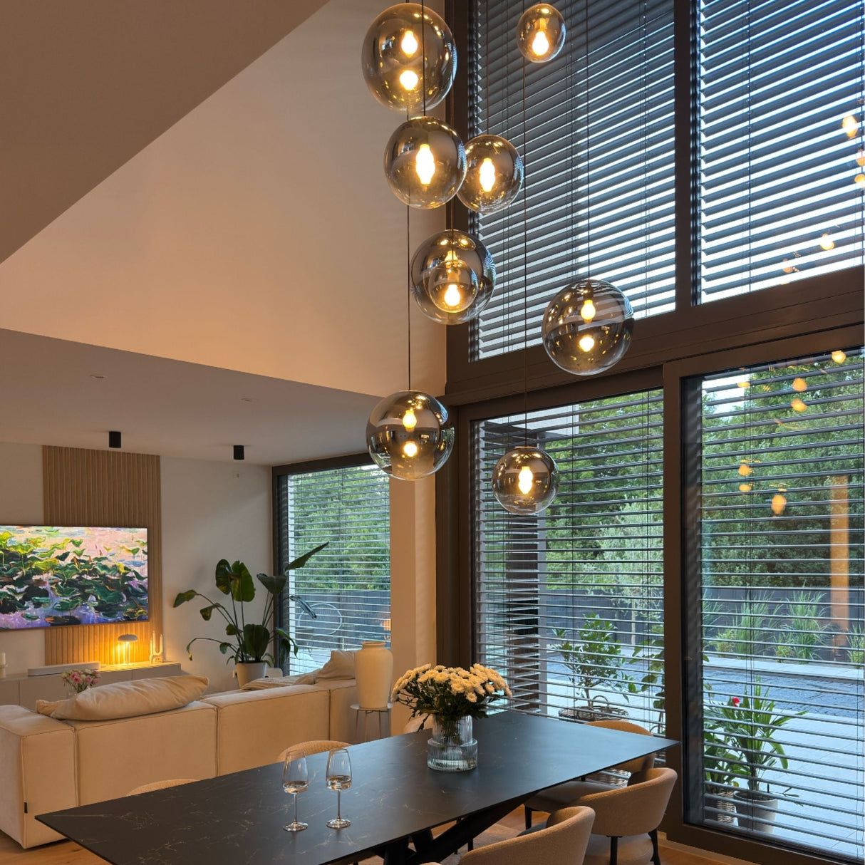 s.luce Orb XL 8-valoinen galleriavalaisin, jossa on modulaarinen katos