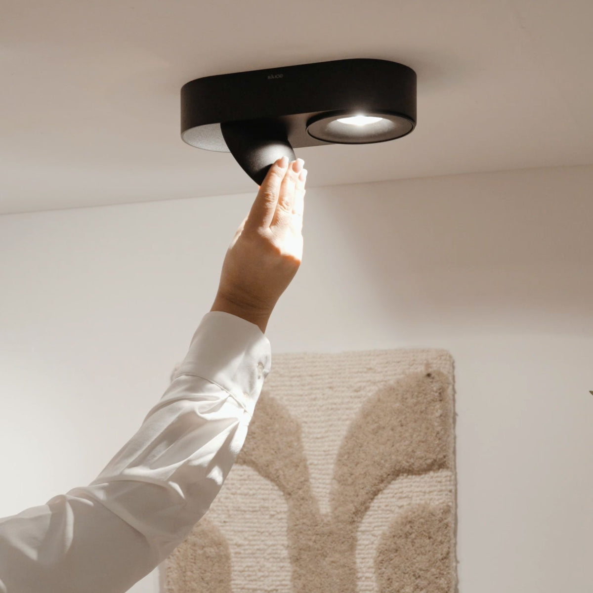 s.luce Santa Duo LED-Deckenleuchte schwenkbar 2-flammig, schwarze Deckenleuchte mit beweglichen Spots